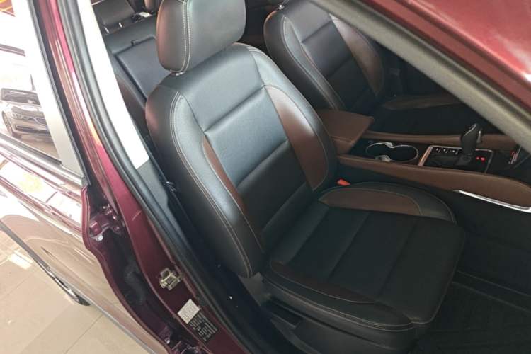 Used SWM X7 2017 1.5T Automatic Smart Enjoyment Version 7 Seats Right Front Seat