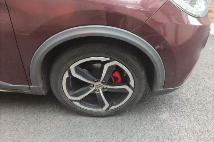 Used SWM X7 2017 1.5T Automatic Prestige Version 7 Seats Right Front Wheel Hub