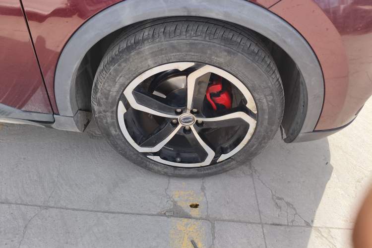Used SWM X7 2017 1.5T Automatic Smart Enjoyment Version 7 Seats Right Front Wheel Hub