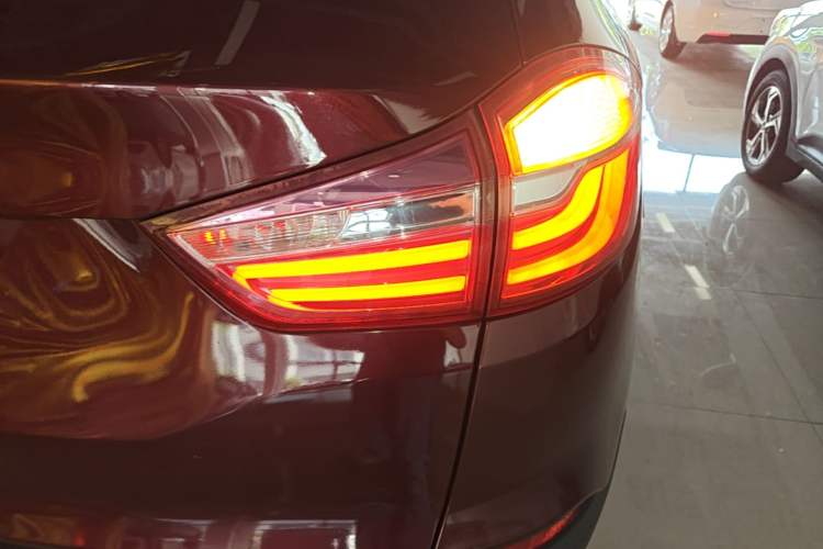 Used SWM X7 2017 1.5T Automatic Smart Enjoyment Version 7 Seats Right Rear Taillight
