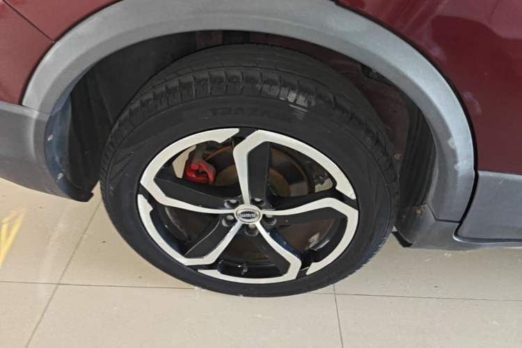 Used SWM X7 2017 1.5T Automatic Smart Enjoyment Version 7 Seats Right Rear Wheel Hub