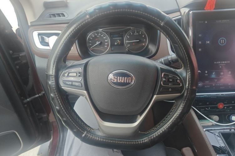 Used SWM X7 2017 1.5T Automatic Smart Enjoyment Version 7 Seats Steering Wheel