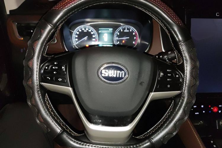 Used SWM X7 2017 1.5T Automatic Smart Enjoyment Version 7 Seats Steering Wheel