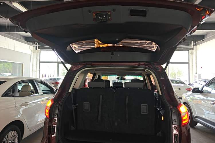 Used SWM X7 2017 1.5T Automatic Smart Enjoyment Version 7 Seats Trunk