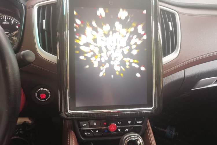 Used SWM X7 2017 1.5T Automatic Smart Enjoyment Version 7 Seats Audio And AC Panel
