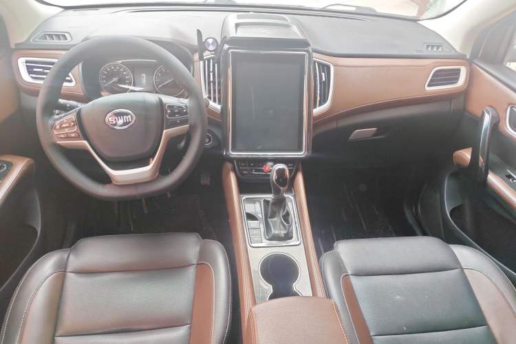 Used SWM X7 2017 1.5T Automatic Smart Enjoyment Version 7 Seats Center Console