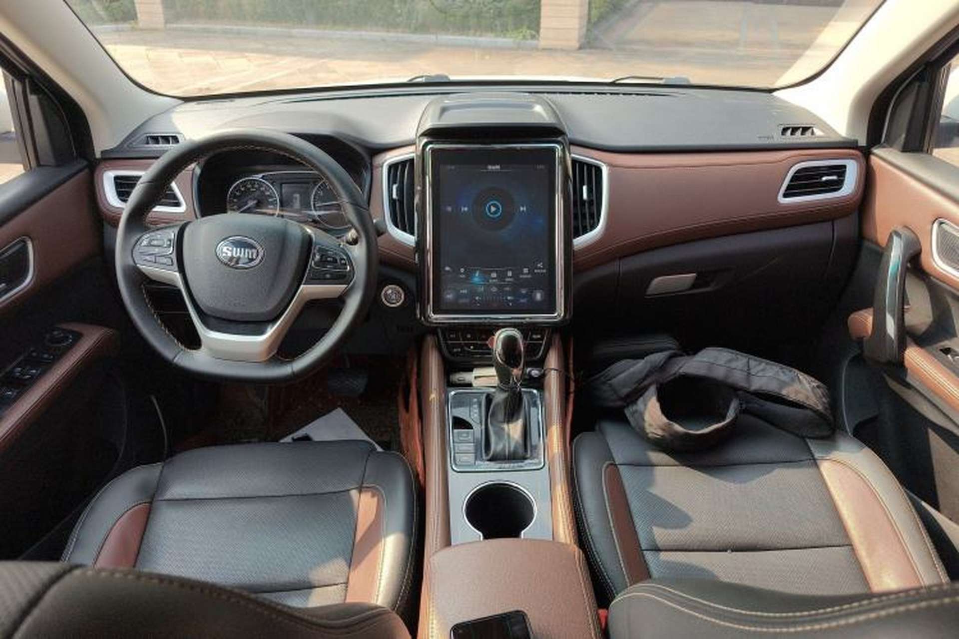 Used SWM X7 2017 1.5T Automatic Smart Enjoyment Version 7 Seats Center Console
