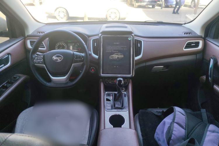 Used SWM X7 2017 1.5T Automatic Smart Enjoyment Version 7 Seats Center Console