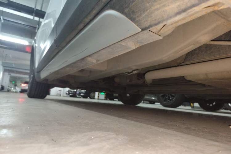 Used SWM X7  Chassis Rear Left