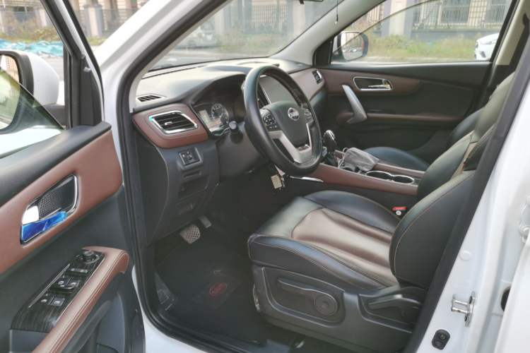 Used SWM X7 2017 1.5T Automatic Smart Enjoyment Version 7 Seats Driver Seat