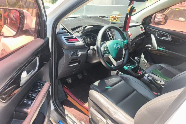 Used SWM X7 2017 1.5T Manual Inter Milan 110th Anniversary Edition 7-seater Driver Seat