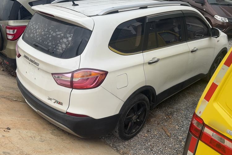 Used SWM X7 2017 1.5T Automatic Smart Enjoyment Version 7 Seats Exterior 3
