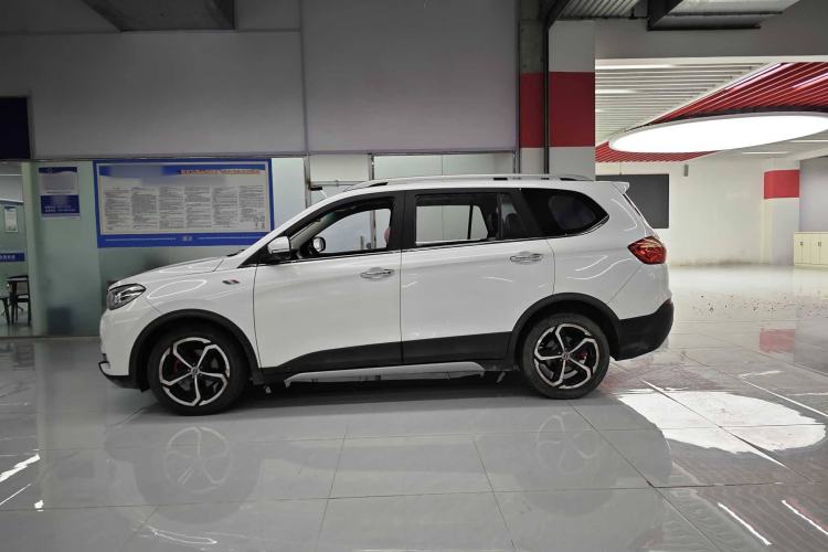 Used SWM X7 2017 1.5T Automatic Smart Enjoyment Version 7 Seats Exterior 5