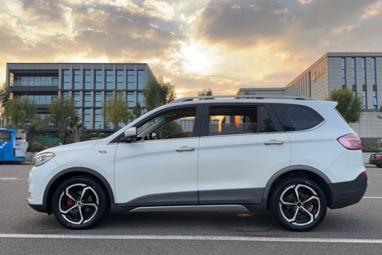 Used SWM X7 2017 1.5T Automatic Smart Enjoyment Version 7 Seats Exterior 6