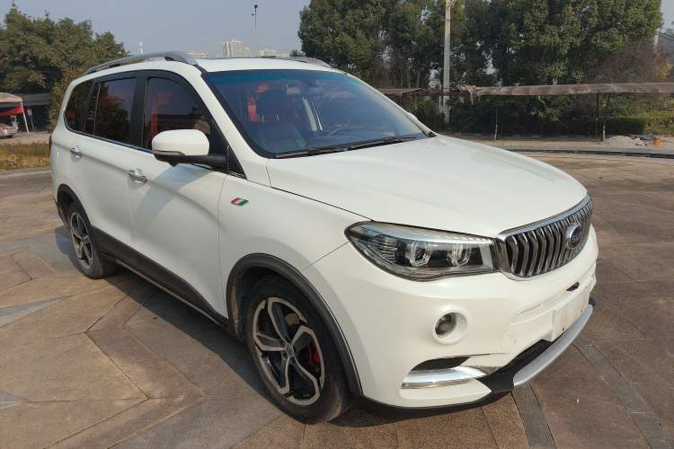 Used SWM X7 2017 1.5T Automatic Smart Enjoyment Version 7 Seats Front Right 45 Deg