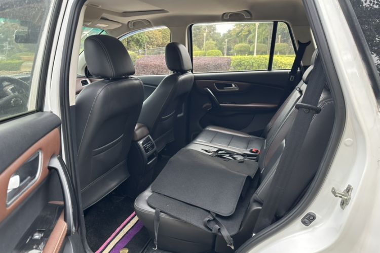 Used SWM X7 2017 1.5T Automatic Smart Enjoyment Version 7 Seats Interior 4