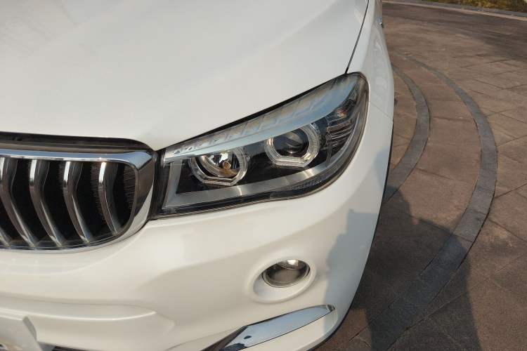 Used SWM X7 2017 1.5T Automatic Smart Enjoyment Version 7 Seats Left Front Headlight