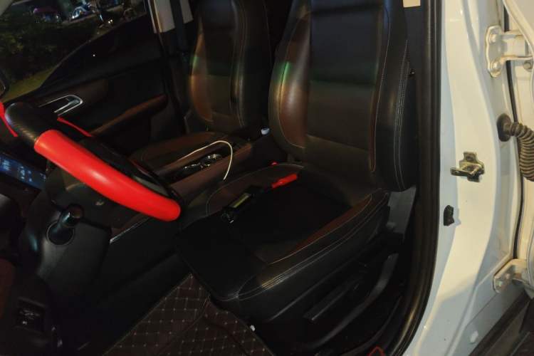 Used SWM X7 2017 1.5T Automatic Smart Enjoyment Version 7 Seats Left Front Seat