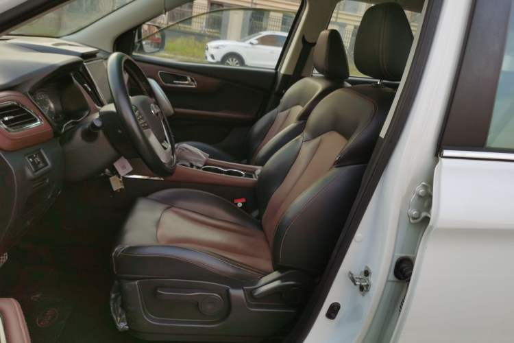 Used SWM X7 2017 1.5T Automatic Smart Enjoyment Version 7 Seats Left Front Seat