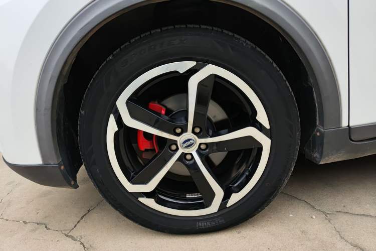 Used SWM X7 2017 1.5T Automatic Smart Enjoyment Version 7 Seats Left Front Wheel Hub