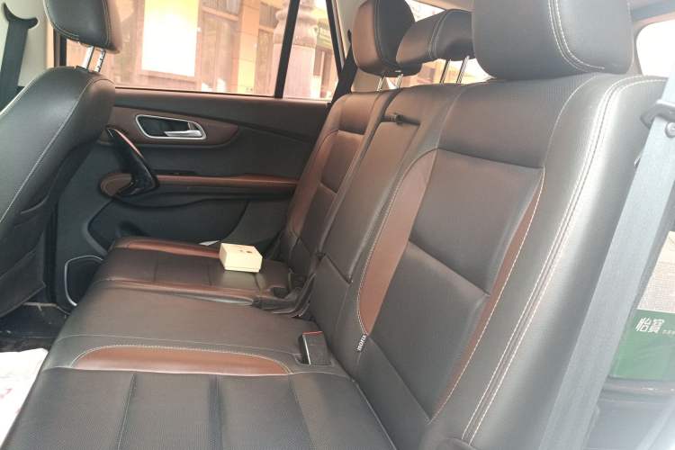 Used SWM X7 2017 1.5T Automatic Smart Enjoyment Version 7 Seats Left Rear Seat