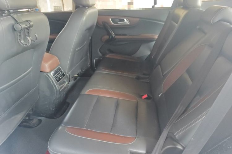 Used SWM X7 2017 1.5T Automatic Smart Enjoyment Version 7 Seats Left Rear Seat