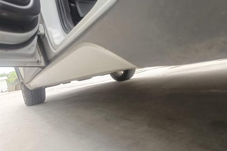 Used SWM X7 2017 1.5T Automatic Smart Enjoyment Version 7 Seats Left Side Sill