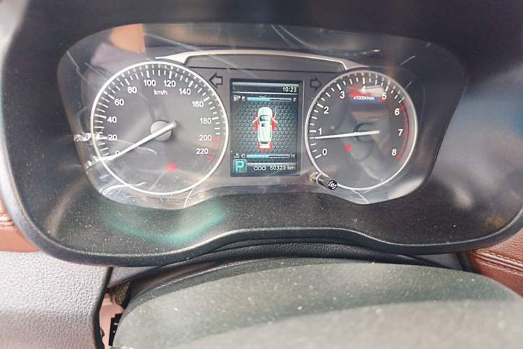 Used SWM X7 2017 1.5T Automatic Smart Enjoyment Version 7 Seats Odometer Close Up