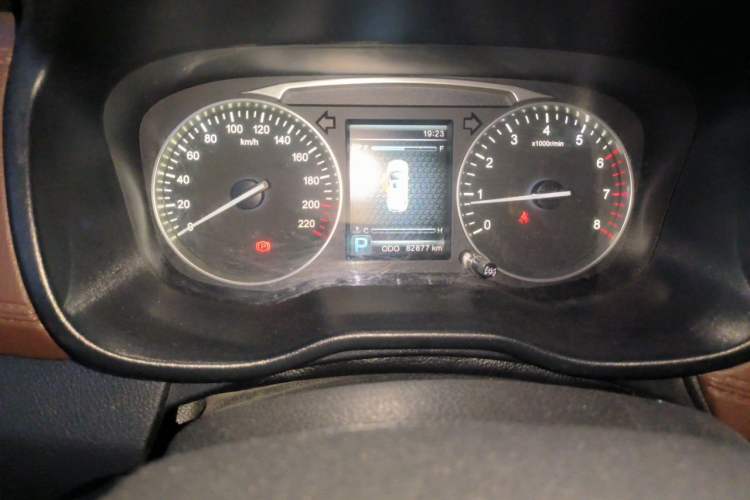 Used SWM X7 2017 1.5T Automatic Smart Enjoyment Version 7 Seats Odometer Close Up