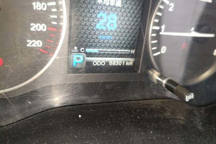 Used SWM X7 2017 1.5T Automatic Smart Enjoyment Version 7 Seats Odometer Close Up