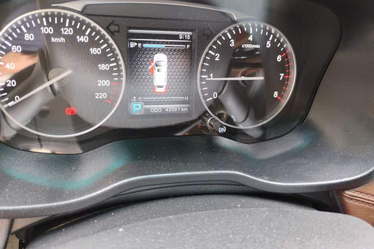 Used SWM X7 2017 1.5T Automatic Smart Enjoyment Version 7 Seats Odometer Close Up