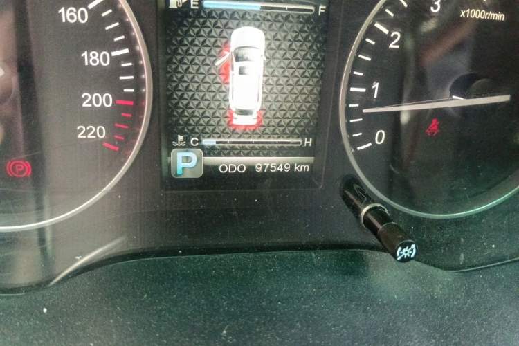 Used SWM X7 2017 1.5T Automatic Smart Enjoyment Version 7 Seats Odometer Close Up