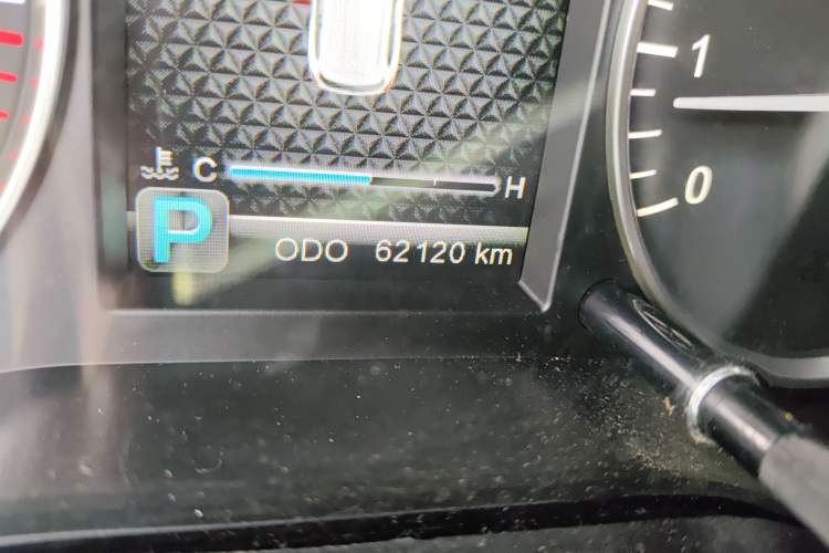 Used SWM X7 2017 1.5T Automatic Smart Enjoyment Version 7 Seats Odometer Close Up
