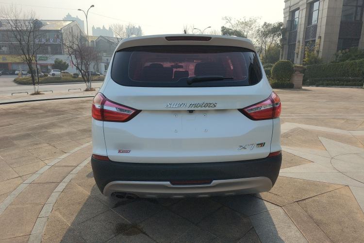 Used SWM X7 2017 1.5T Automatic Smart Enjoyment Version 7 Seats Rear