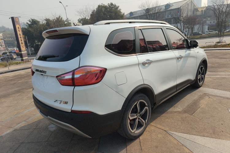 Used SWM X7 2017 1.5T Automatic Smart Enjoyment Version 7 Seats Rear Right 45 Deg