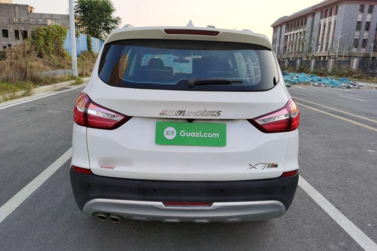 Used SWM X7 2017 1.5T Automatic Smart Enjoyment Version 7 Seats Rear