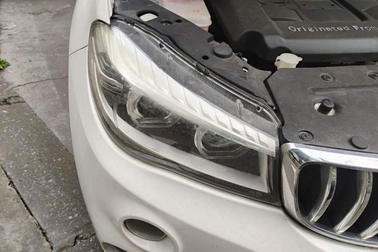Used SWM X7 2017 1.5T Automatic Smart Enjoyment Version 7 Seats Right Front Headlight