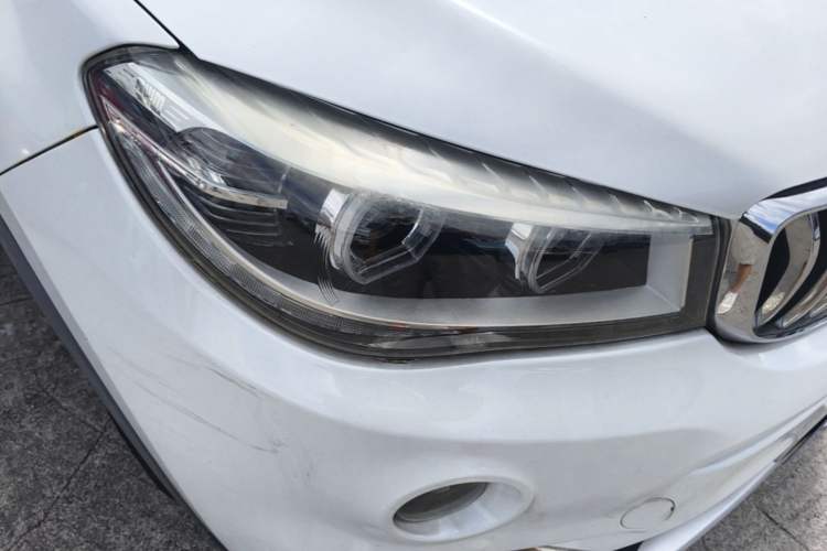 Used SWM X7 2017 1.5T Automatic Smart Enjoyment Version 7 Seats Right Front Headlight