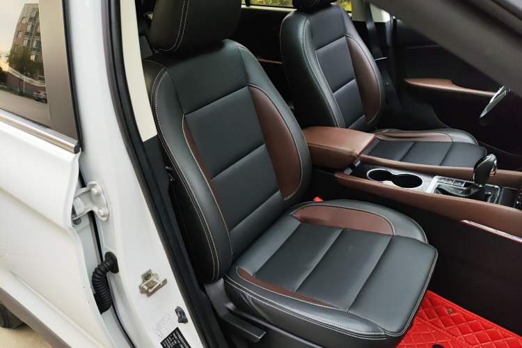 Used SWM X7 2017 1.5T Automatic Smart Enjoyment Version 7 Seats Right Front Seat