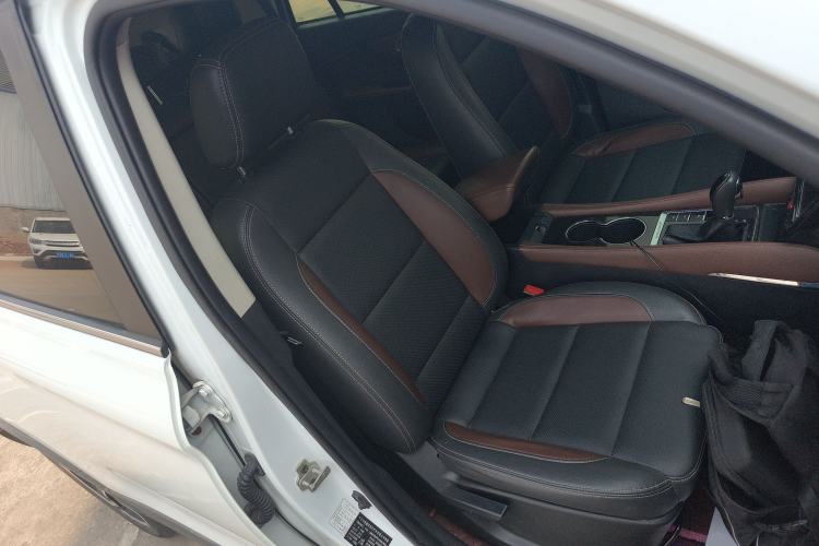 Used SWM X7 2017 1.5T Automatic Smart Enjoyment Version 7 Seats Right Front Seat