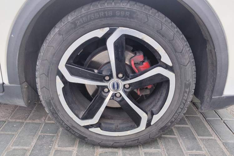 Used SWM X7 2017 1.5T Automatic Smart Enjoyment Version 7 Seats Right Front Wheel Hub