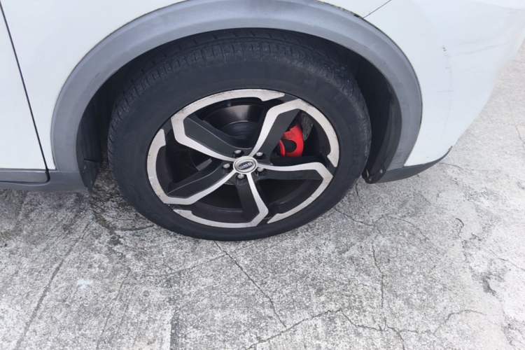 Used SWM X7 2017 1.5T Automatic Smart Enjoyment Version 7 Seats Right Front Wheel Hub