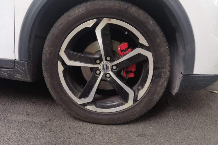 Used SWM X7 2017 1.5T Automatic Smart Enjoyment Version 7 Seats Right Front Wheel Hub