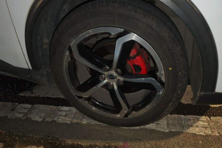Used SWM X7 2017 1.5T Automatic Smart Enjoyment Version 7 Seats Right Front Wheel Hub