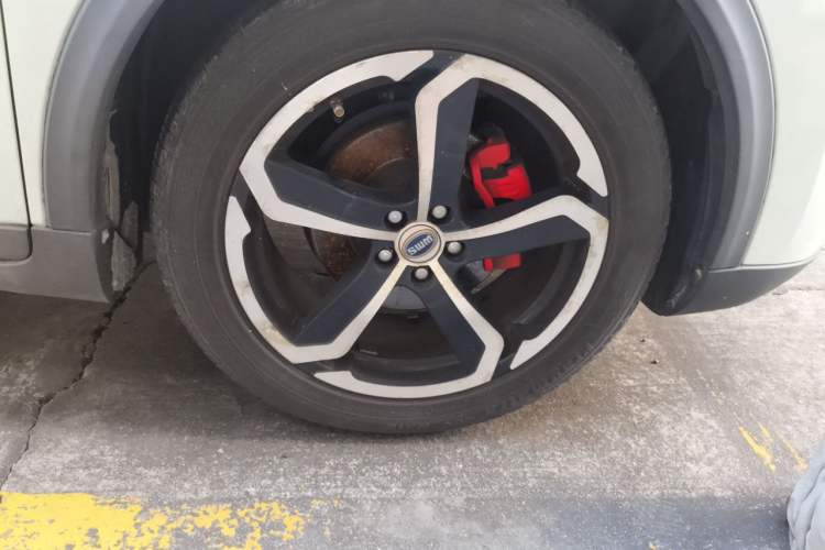 Used SWM X7 2017 1.5T Automatic Smart Enjoyment Version 7 Seats Right Front Wheel Hub