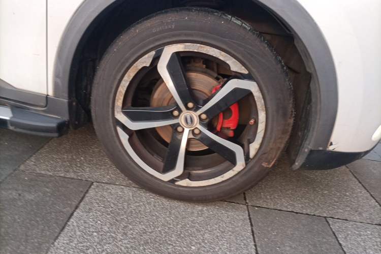 Used SWM X7 2017 1.5T Automatic Smart Enjoyment Version 7 Seats Right Front Wheel Hub