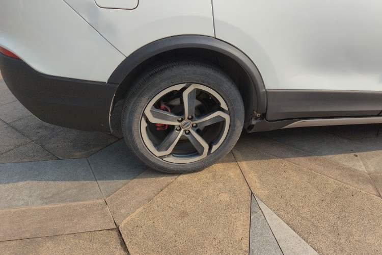 Used SWM X7 2017 1.5T Automatic Smart Enjoyment Version 7 Seats Right Rear Wheel Hub