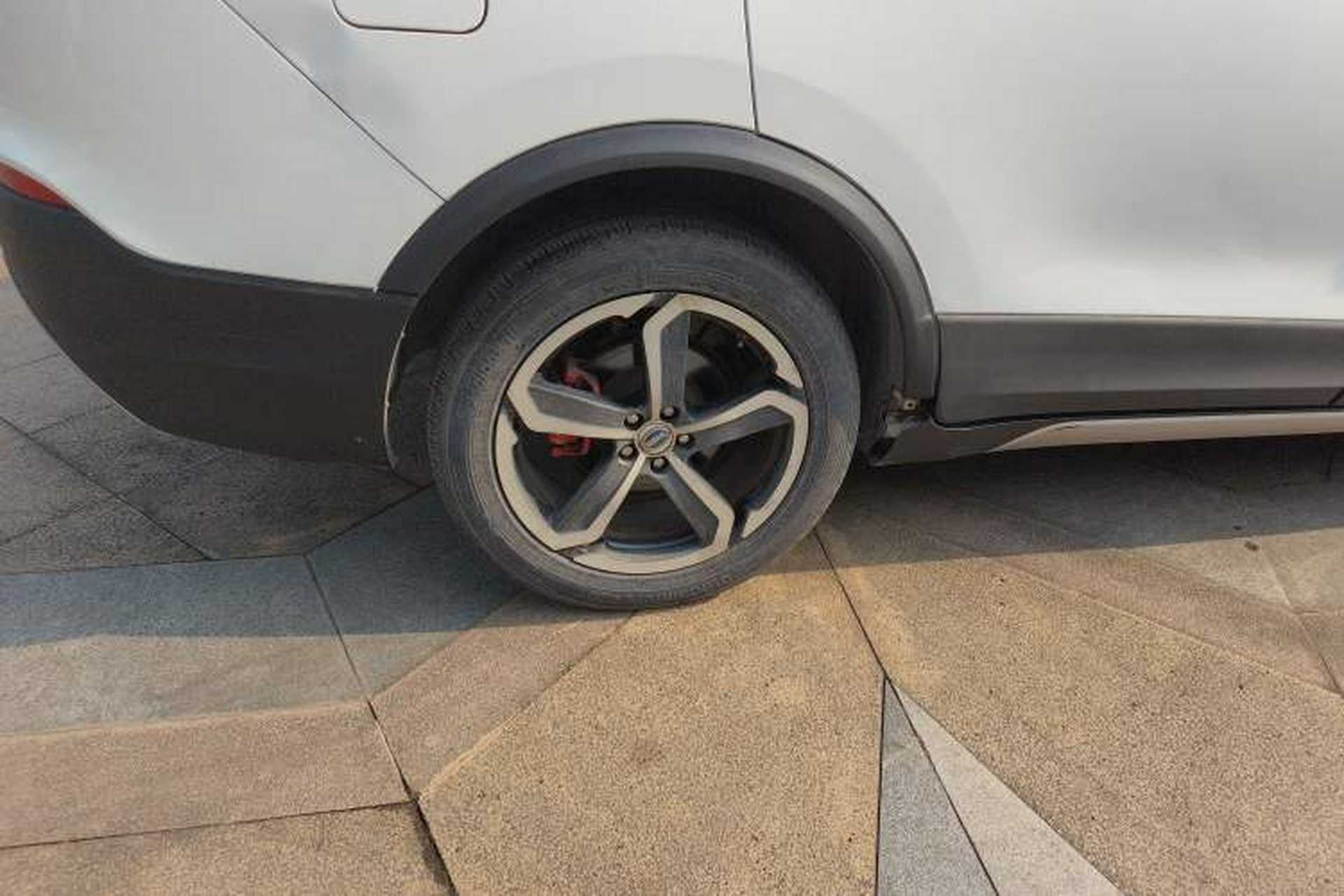 Used SWM X7 2017 1.5T Automatic Smart Enjoyment Version 7 Seats Right Rear Wheel Hub