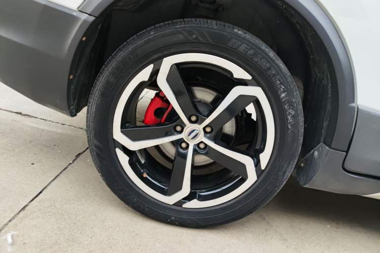 Used SWM X7 2017 1.5T Automatic Smart Enjoyment Version 7 Seats Right Rear Wheel Hub