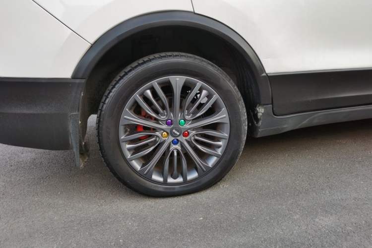 Used SWM X7 2017 1.5T Automatic Smart Enjoyment Version 7 Seats Right Rear Wheel Hub